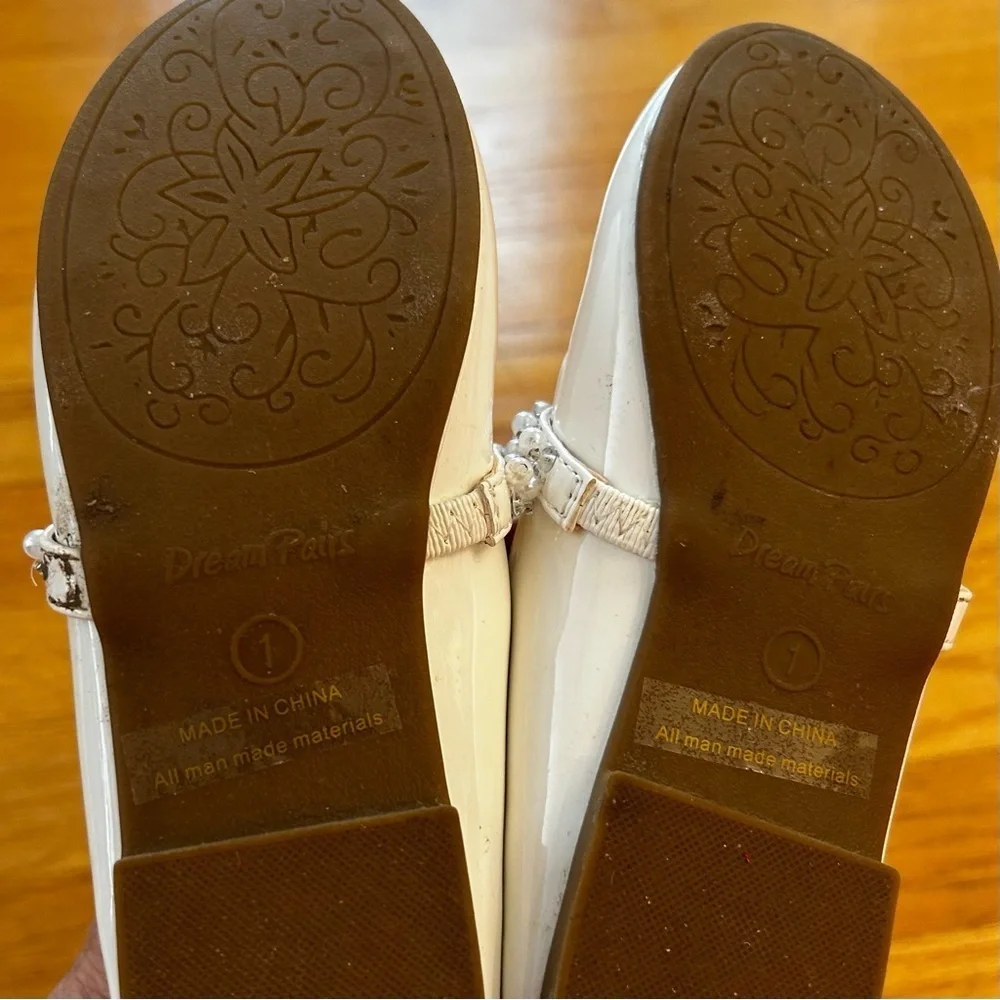 DREAM PAIRS White Kids Dress Shoes with Pearl Strap